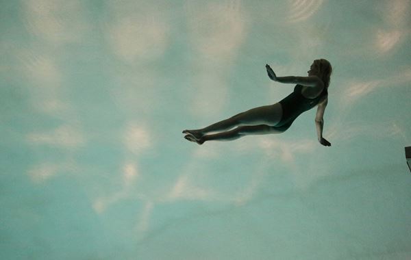 レオス・カラックス監督　カンヌで絶賛された新作『It’s Not Me イッツ・ノット・ミー』公開決定