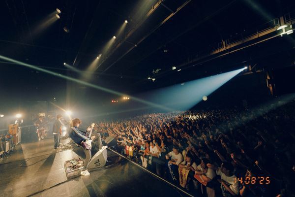 ハンブレッダーズ、初のコピーバンドオーディションを開催したゆるトークとコア楽曲が連発したファンクラブ会員限定ライブツアー『帰宅部定期演奏会vol.2』東京公演をレポート