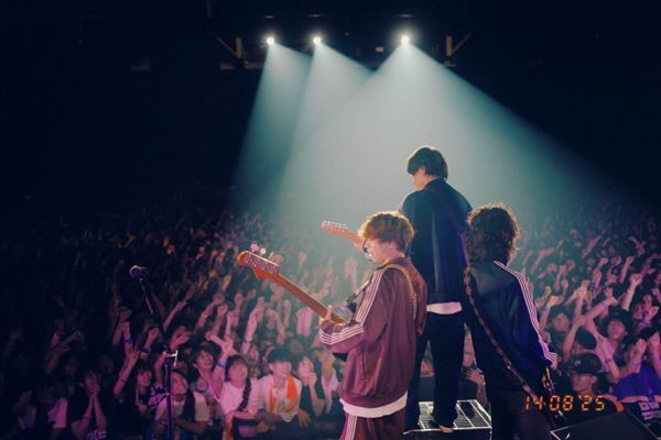 ハンブレッダーズ、初のコピーバンドオーディションを開催したゆるトークとコア楽曲が連発したファンクラブ会員限定ライブツアー『帰宅部定期演奏会vol.2』東京公演をレポート