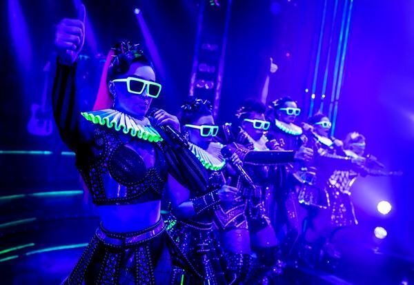 【コラム】ミュージカル『SIX』はここがすごい！ 来日版＆日本キャスト版の見どころを紹介