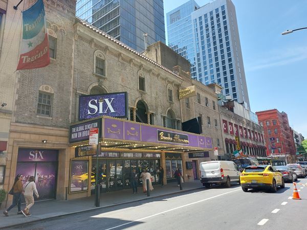 【コラム】ミュージカル『SIX』はここがすごい！ 来日版＆日本キャスト版の見どころを紹介