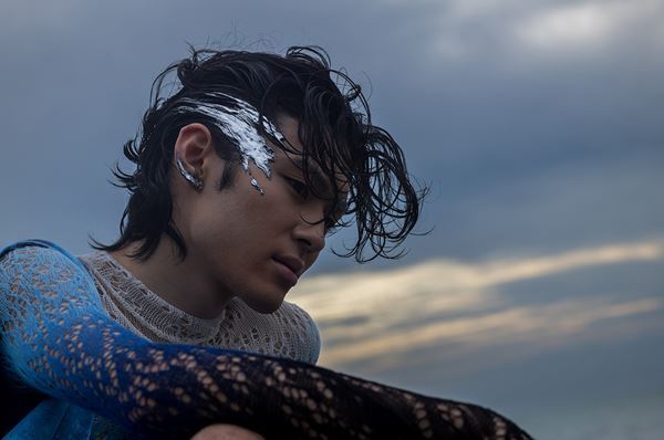 市川染五郎と世界的ファッションデザイナーの中里唯馬がコラボ！ 舞台『ハムレット』キービジュアル公開