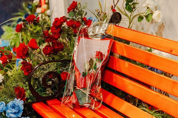 DOMOTO、全国各地で『愛のかたまり X’mas Session』同時開催　東京&大阪で計6,000本の薔薇のプレゼントも