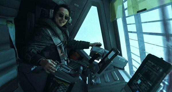 “使い捨て”人間の大逆襲！ ──ポン・ジュノ監督の最新作『ミッキー17』【おとなの映画ガイド】