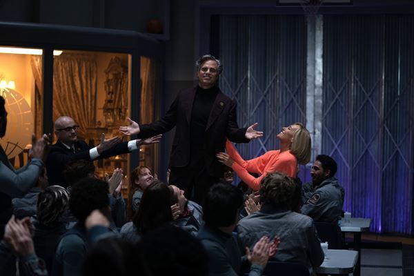 “使い捨て”人間の大逆襲！ ──ポン・ジュノ監督の最新作『ミッキー17』【おとなの映画ガイド】