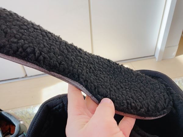 ワークマン、「男女兼用防寒ブーツ」は足だけコタツに入ってるみたい！　立ったまま履ける楽チン仕様