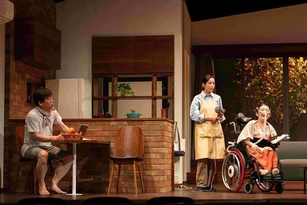 舞台『そのいのち』 初日開幕　佐藤二朗、宮沢りえらコメント到着＆舞台写真公開