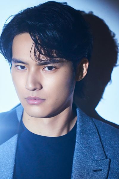 怪物だらけの世界―水上恒司の役者論「人とは違う狂った部分を持っていないとつまらない」