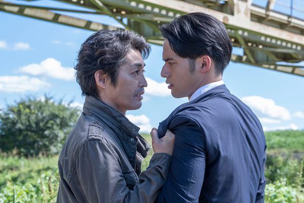 怪物だらけの世界―水上恒司の役者論「人とは違う狂った部分を持っていないとつまらない」