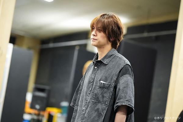 浦井健治×小池徹平W主演ミュージカル『ある男』稽古場レポート到着　主要キャストによる舞台挨拶の実施が決定