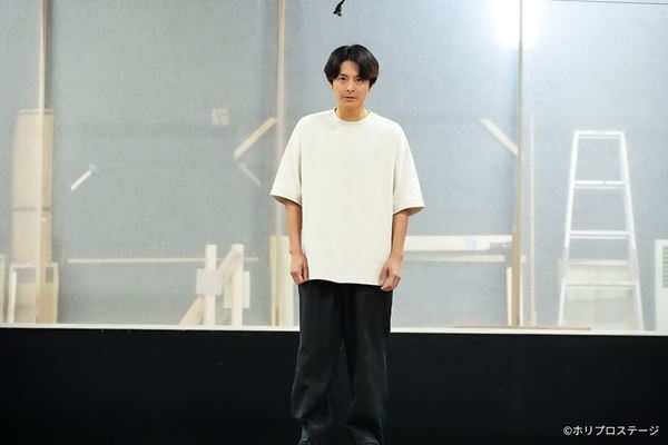 浦井健治×小池徹平W主演ミュージカル『ある男』稽古場レポート到着　主要キャストによる舞台挨拶の実施が決定