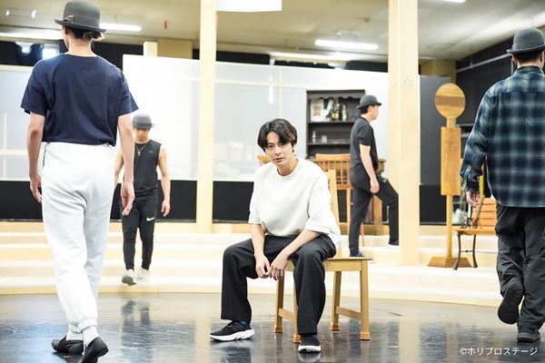 浦井健治×小池徹平W主演ミュージカル『ある男』稽古場レポート到着　主要キャストによる舞台挨拶の実施が決定