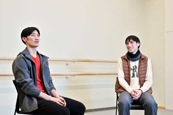 フォーサイス作品初挑戦の新国立劇場バレエ団渡邊峻郁、Co.山田うん『オバケッタ』で活躍の吉﨑裕哉が熱い対談を展開