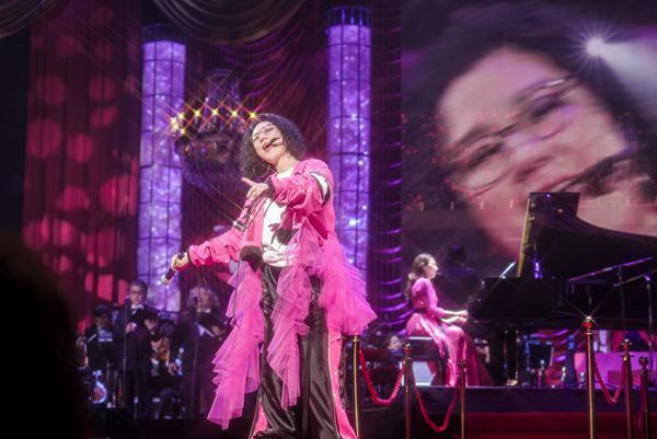 『オーバーザサン 私たちのレッドカーペット』日本最高峰の舞台での大人の悪ふざけ、歓喜の渦の中、無事終了