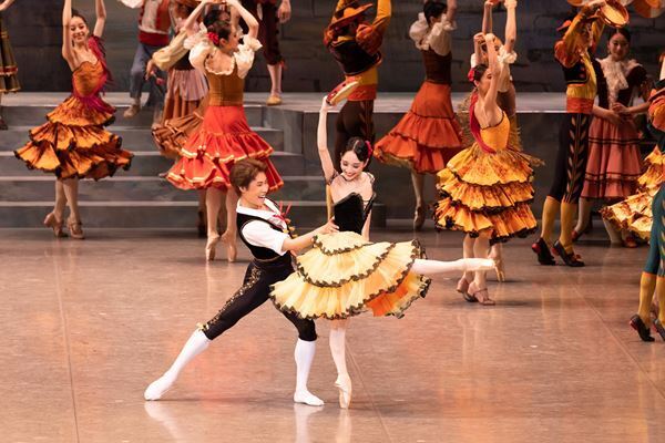 東京バレエ団が3年ぶりに『ドン・キホーテ』全幕を上演。ゲストを含む6組の華やかな競演、いよいよ開幕