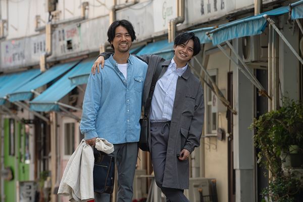 中島健人×桐谷健太が2度目の共演で意気投合！ 映画『知らないカノジョ』メイキング映像公開