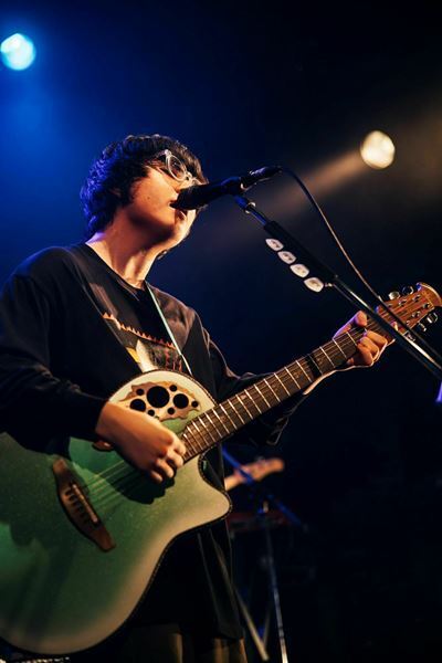 水曜日のカンパネラ・詩羽と崎山蒼志が一夜限りのセッションライブ開催　『〜映画「パリピ孔明 THE MOVIE」公開記念〜"again and again"リリース記念パーティー"』【オフィシャルレポート】