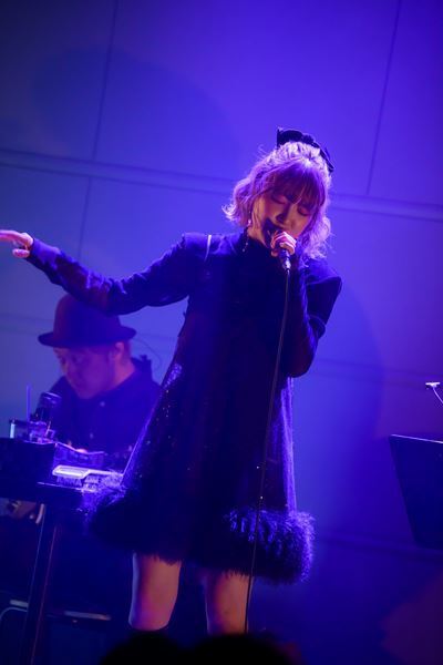 JUNNA、恒例の誕生日ライブ『純喫茶2025』開催　Quintet編成で魅せる新たな魅力「私がイルイミはみんな」【オフィシャルレポート】