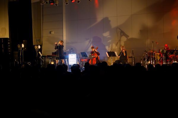 JUNNA、恒例の誕生日ライブ『純喫茶2025』開催　Quintet編成で魅せる新たな魅力「私がイルイミはみんな」【オフィシャルレポート】