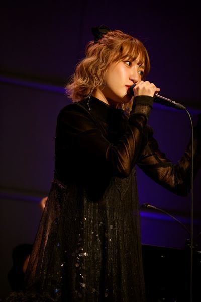 JUNNA、恒例の誕生日ライブ『純喫茶2025』開催　Quintet編成で魅せる新たな魅力「私がイルイミはみんな」【オフィシャルレポート】