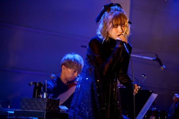 JUNNA、恒例の誕生日ライブ『純喫茶2025』開催　Quintet編成で魅せる新たな魅力「私がイルイミはみんな」【オフィシャルレポート】