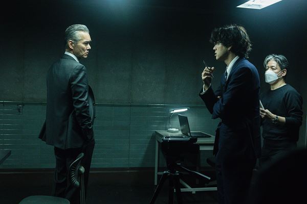 山田裕貴と佐藤二朗のアドリブも！ 映画『爆弾』撮影現場レポート到着