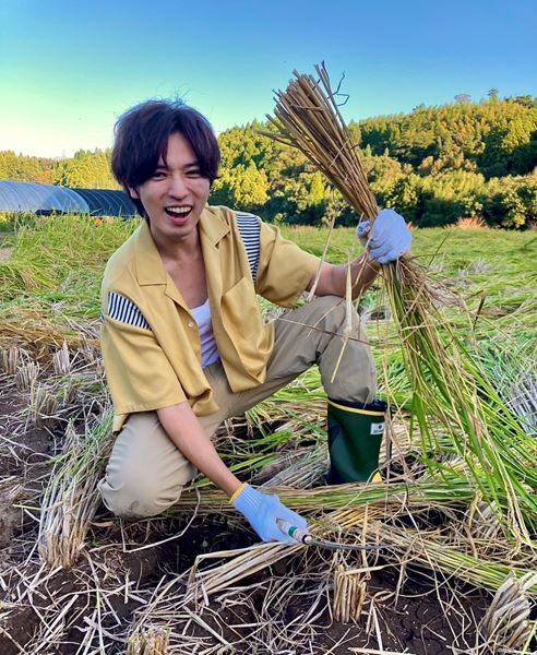 桐山漣が旅番組『遠くへ行きたい』に初出演！　熊本・阿蘇の大自然を満喫する場面写真＆インタビューが到着