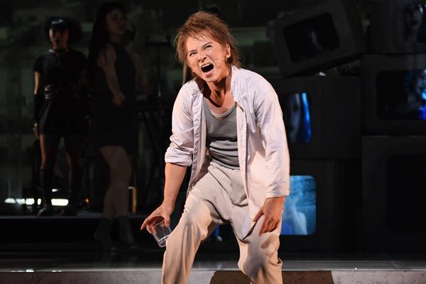 松岡充「デヴィット・ボウイが導いてくれた」　ミュージカル『LAZARUS』開幕