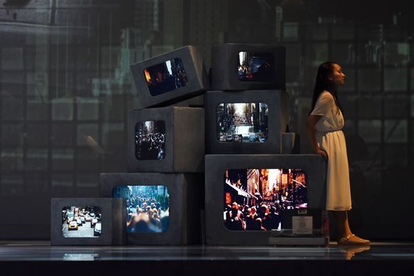 松岡充「デヴィット・ボウイが導いてくれた」　ミュージカル『LAZARUS』開幕