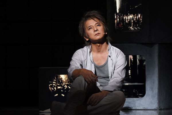 松岡充「デヴィット・ボウイが導いてくれた」　ミュージカル『LAZARUS』開幕