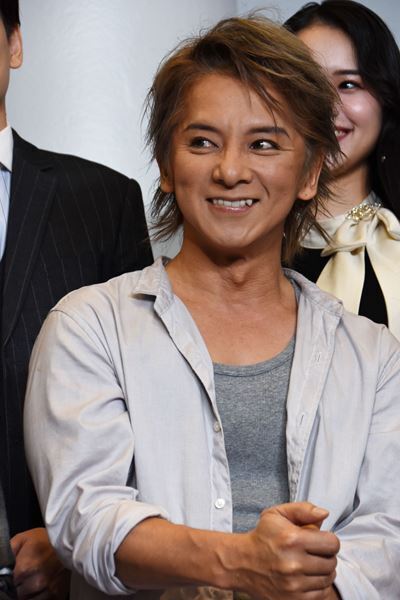 松岡充「デヴィット・ボウイが導いてくれた」　ミュージカル『LAZARUS』開幕