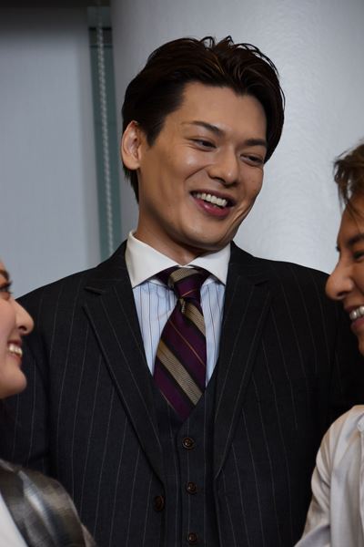 松岡充「デヴィット・ボウイが導いてくれた」　ミュージカル『LAZARUS』開幕