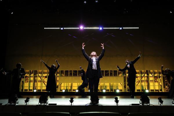 柿喰う客の新作『超音波』神奈川公演が開幕　中屋敷法仁「全身で受け止めていただけましたら幸いです」