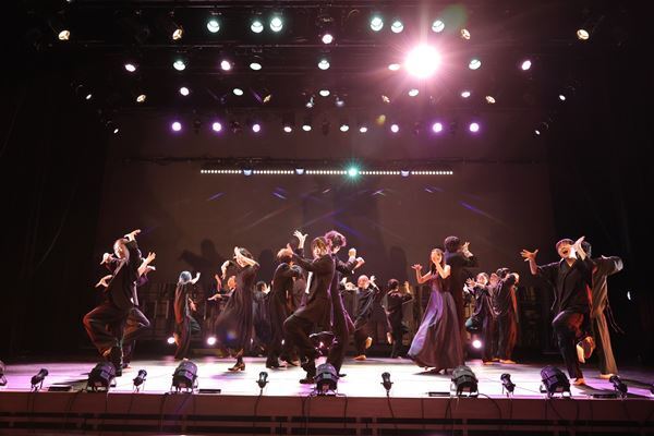 柿喰う客の新作『超音波』神奈川公演が開幕　中屋敷法仁「全身で受け止めていただけましたら幸いです」