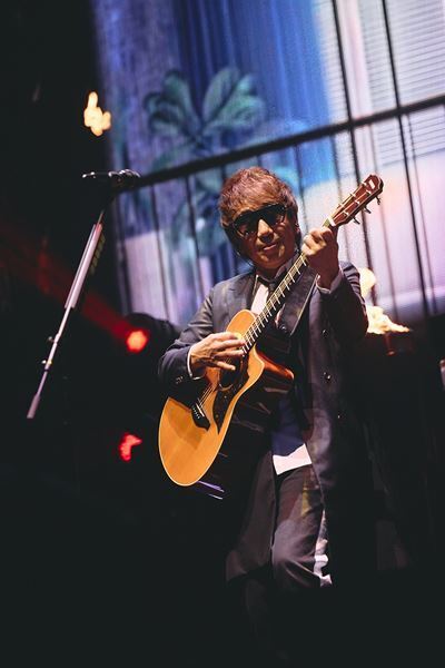 TM NETWORK、40周年ツアーファイナル『YONMARU+01』でさらなる革新へ【オフィシャルレポート】