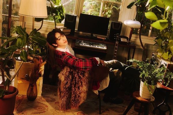 宮世琉弥、2ndアルバムから自身初となる作詞・作曲を担当した「猫がいびきで」MV公開