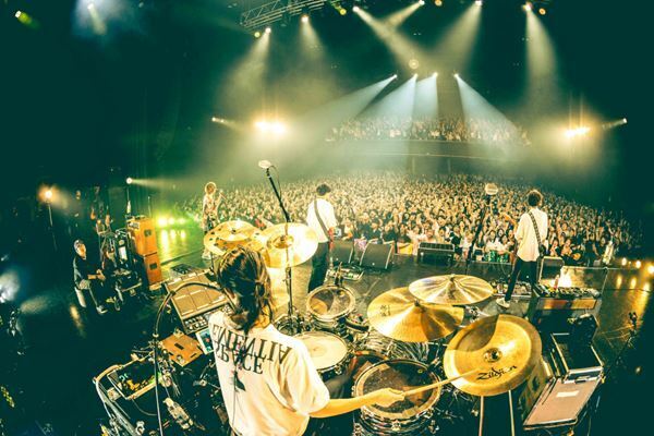 凛として時雨を迎えたハンブレッダーズ『秋のグーパンまつりZ 2024』ファイナルレポート　「15歳の気持ちでアクション！を起こそうと思います」