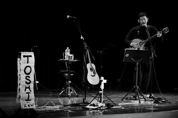 佐々木亮介主催×TOSHI-LOW『雷よ静かに轟け』 過去最多のセッション数となった第八夜をレポート