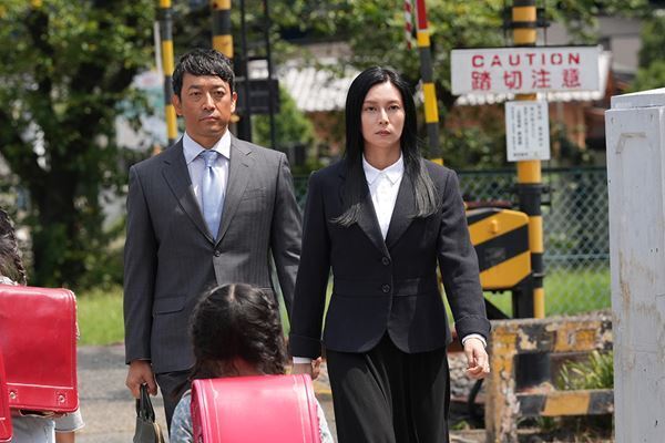 綾野剛、柴咲コウ、亀梨和也のコメントも！ 映画『でっちあげ』ふたつの特別映像が公開