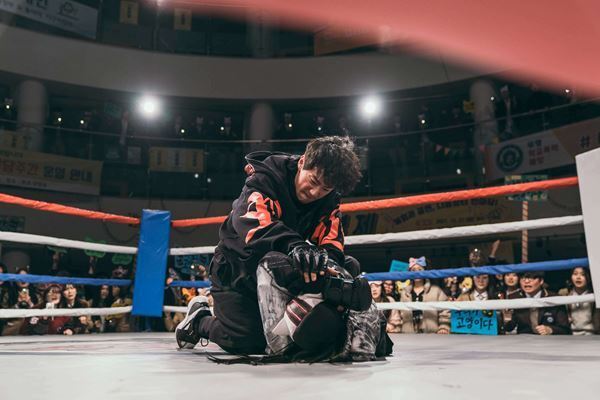 映画『勇敢な市民』監督が俳優陣の演技を絶賛！ 新たなアクションカットも公開