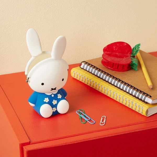 ミッフィー×MoMA、アートなグッズが登場！「がまぐち」や「ポーチ」など気になるアイテムをチェック♪