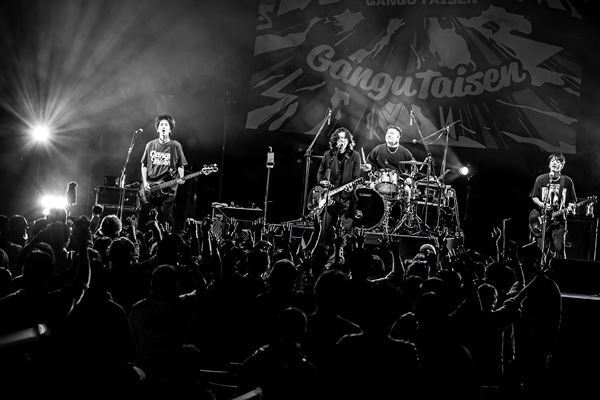 【ライブレポート】Rhythmic Toy World、所沢で2年目の『玩具大戦』開催 「すべてにリスペクトと感謝を。最高の時間にしようぜ！」豪華8組による熱演を完全レポート