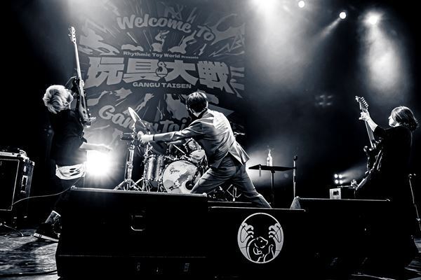 【ライブレポート】Rhythmic Toy World、所沢で2年目の『玩具大戦』開催 「すべてにリスペクトと感謝を。最高の時間にしようぜ！」豪華8組による熱演を完全レポート