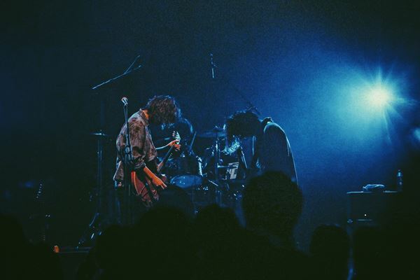 【ライブレポート】Rhythmic Toy World、所沢で2年目の『玩具大戦』開催 「すべてにリスペクトと感謝を。最高の時間にしようぜ！」豪華8組による熱演を完全レポート