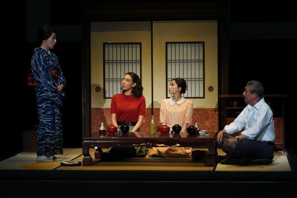 小津安二郎の記憶を舞台に。中井貴一主演、行定勲演出『先生の背中～ある映画監督の幻影的回想録～』が開幕