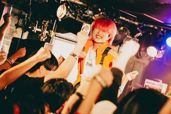 Bye-Bye-Handの方程式『MODEL ANSWER TOUR』開幕、戦友・ペルシカリアをゲストに迎えた10周年ツアー初日をレポート
