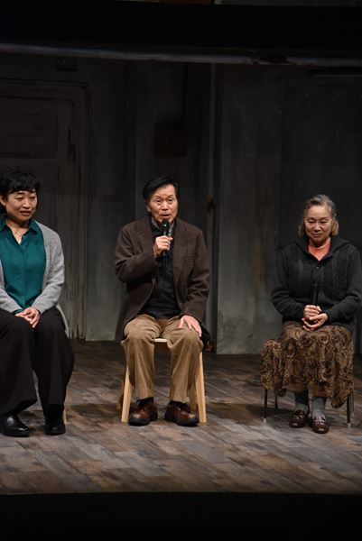 どこにでもある家族のホラー……？　しずちゃん、平田満ら出演『ザ・ヒューマンズ』開幕