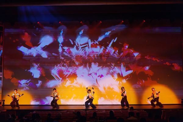 IMP.初の主演舞台『IMPACT』ゲネプロ＆囲み取材レポート到着　佐藤新「命を燃やして、魂を込めて、最高のエンターテインメントをお届けします」