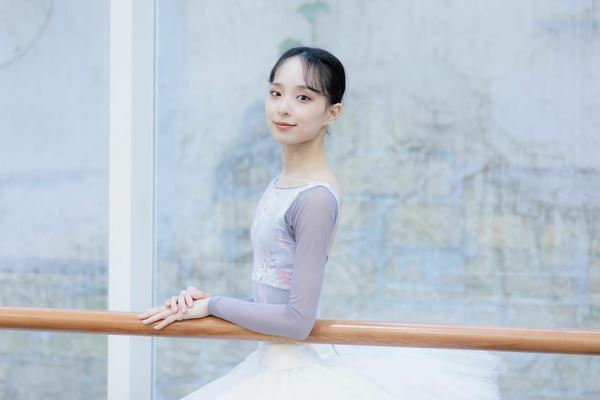 再びのオーロラ姫を控えた秋山瑛、東京バレエ団『眠れる森の美女』の魅力を語る「本当に物語の中にいるよう」