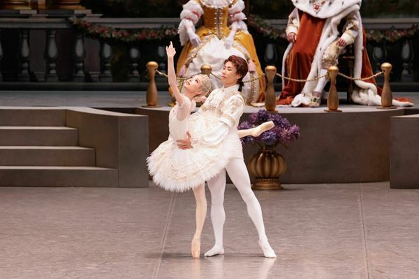 再びのオーロラ姫を控えた秋山瑛、東京バレエ団『眠れる森の美女』の魅力を語る「本当に物語の中にいるよう」